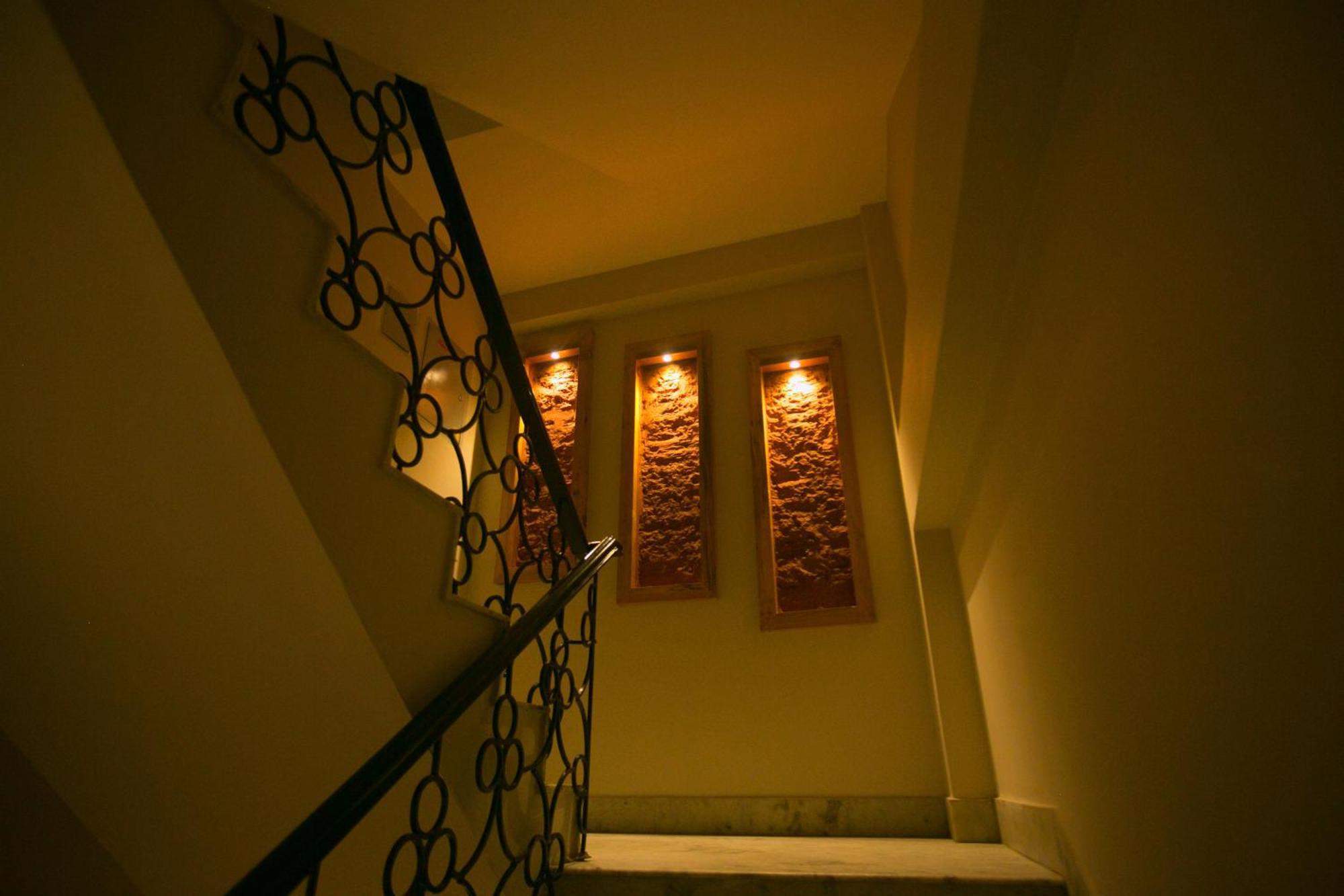 Divya Boutique Inn กาฐมาณฑุ ภายนอก รูปภาพ