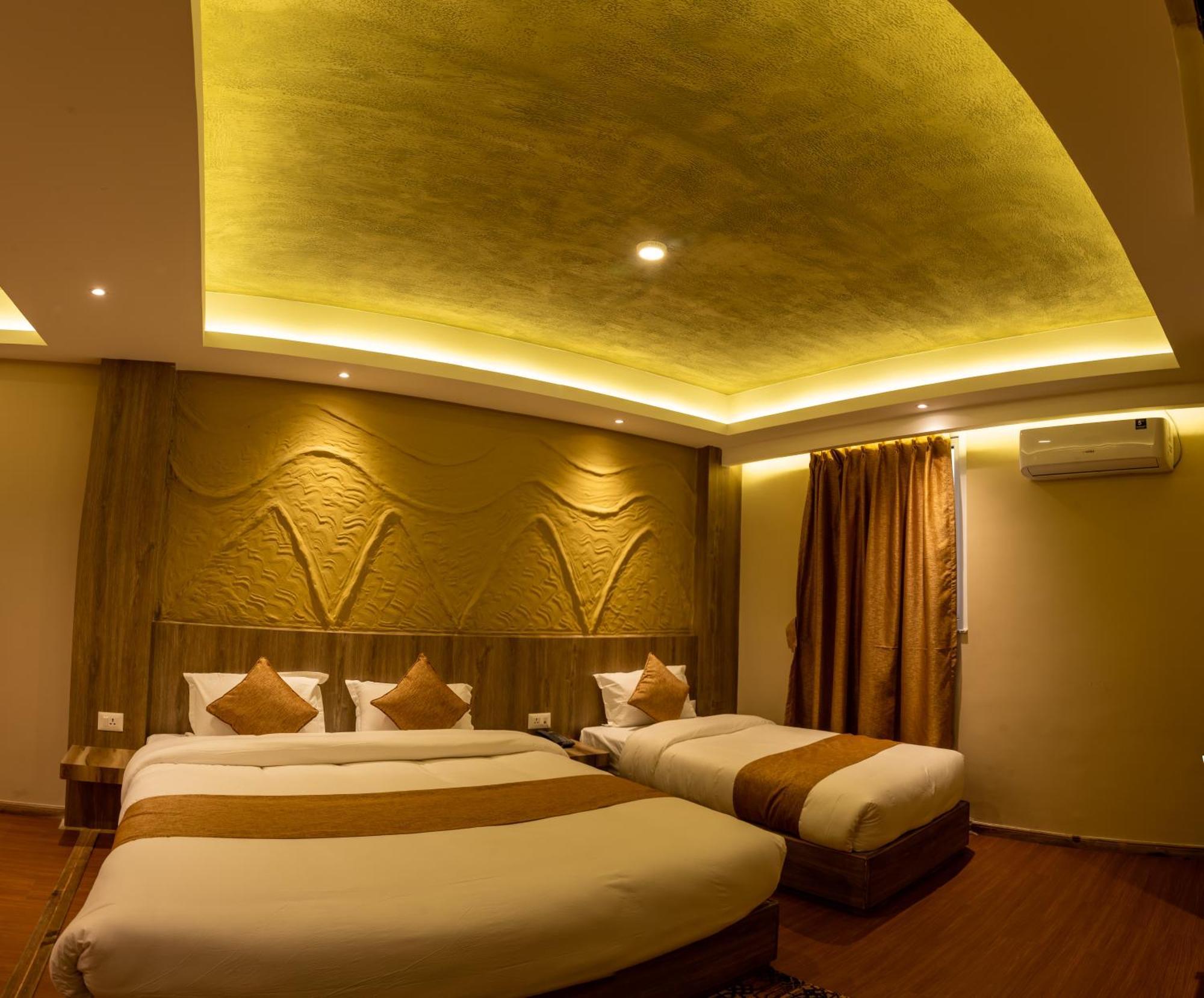 Divya Boutique Inn กาฐมาณฑุ ภายนอก รูปภาพ