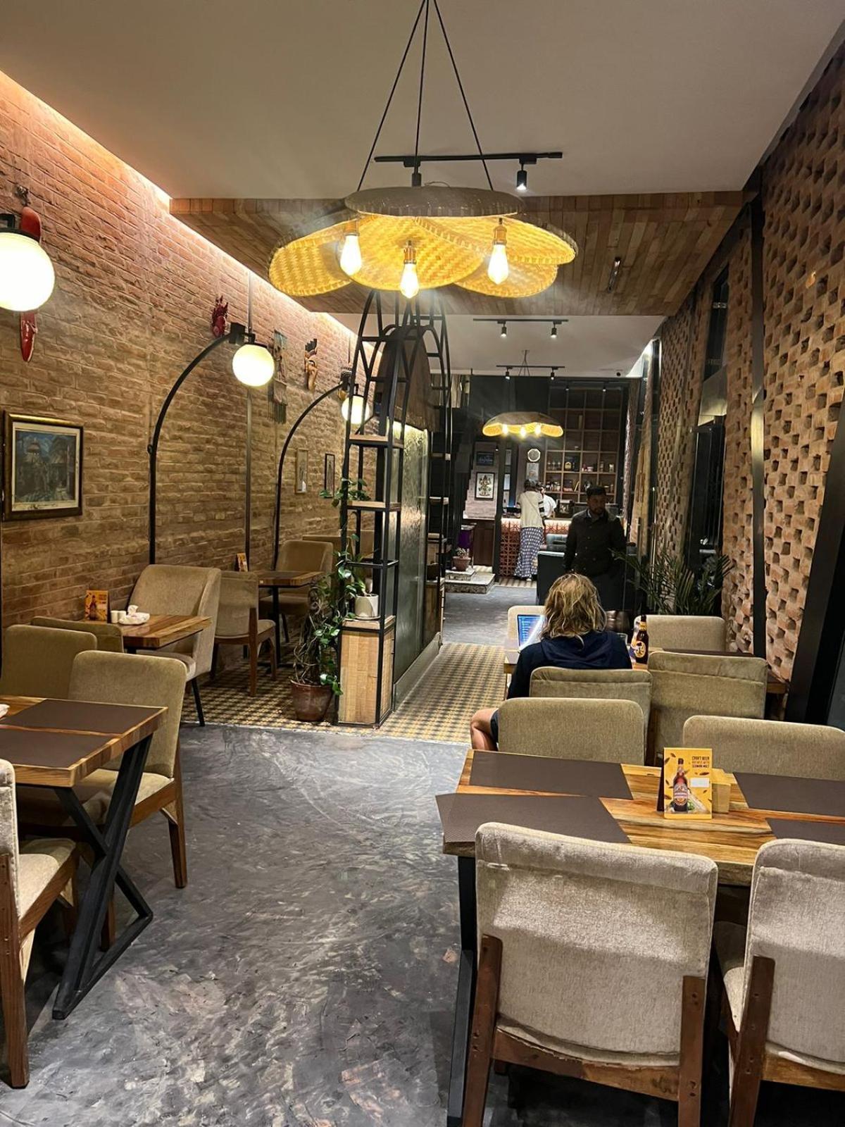 Divya Boutique Inn กาฐมาณฑุ ภายนอก รูปภาพ